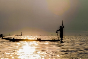 Những ngôi làng nổi trên mặt nước ở Myanmar
