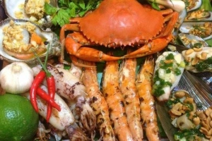 Những nhà hàng khách Tây đông hơn khách Việt ở Nha Trang