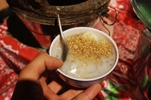 Những quán chè mở qua nửa đêm ở Sài Gòn