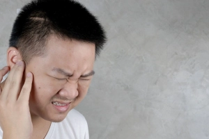 Nổi hạch sau tai có đáng lo?