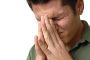 Nổi mủ ở vết mổ ghép sọ là do đâu?