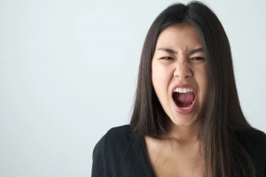 Nổi nóng bất thường là dấu hiệu bệnh gì?