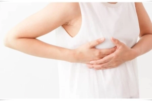 Núm vú có đốm trắng khi cho con bú có đáng ngại ?