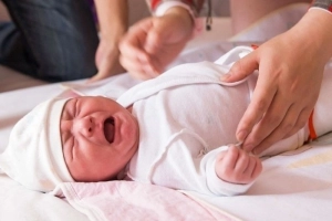 Nuôi dưỡng trẻ dưới 6 tháng khi mẹ không có sữa thế nào?