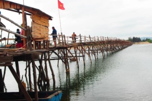 Ông Cọp - cầu gỗ dài nhất Việt Nam