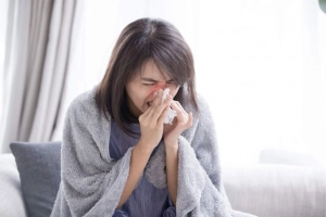 Phải làm gì nếu nghẹt mũi khó thở kéo dài?