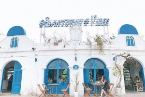 Phát hiện quán cà phê như Santorini thu nhỏ nằm ngay Hồ Tây