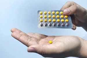 Phụ nữ 40 tuổi có nên uống thuốc tránh thai?