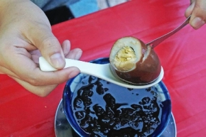 Quán &#8216;chè ma&#8217; bán suốt 80 năm ở Sài Gòn