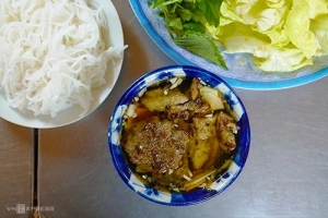 Quán bún chả Hà Nội 25 năm ở Sài Gòn