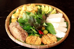 Quán bún đậu mắm tôm Sài Gòn thu hút đông sao Việt