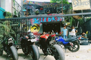 Quán cà phê dành cho người mê tốc độ ở Sài Gòn