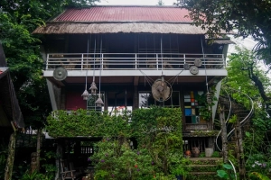 Quán cà phê theo phong cách nhà mồ ở Kon Tum