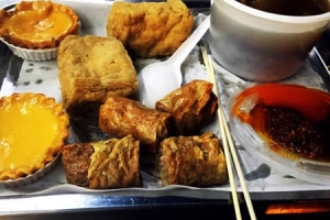 Quán đậu hũ thối đông khách giữa lòng Sài Gòn