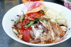 Quán phở không nước lèo hơn 70 năm ở Sài Gòn