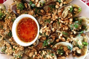 Ra Long Sơn ăn hải sản