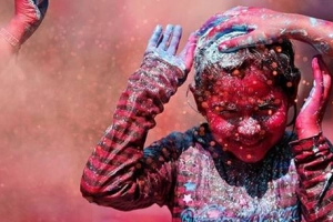 Rực rỡ sắc màu cùng lễ hội Holi