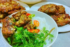Rươi - món đặc sản &#8220;nhìn thì sợ, nếm thử thì mê&#8221; riêng có của miền Bắc