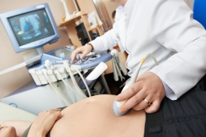 Siêu âm và thăm khám với Bác sĩ Y học Bào thai khi Quản lý thai Tại Trung tâm Hỗ trợ Sinh sản IVF Vinmec: Liệu có nên nằm trong kế hoạch của Quản lý thai của bạn?
