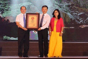 Sơn Đoòng được thêm 2 chứng nhận kỷ lục lớn nhất thế giới
