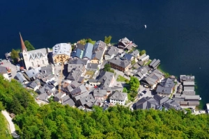 Sống chậm ở ngôi làng nhỏ nổi tiếng Hallstatt