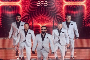 Sống lại những cảm xúc với đêm diễn Backstreet Boys DNA World Tour 2023 trong tour Singapore