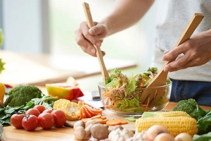 Tại sao bạn ăn mất kiểm soát khi bạn không đói?