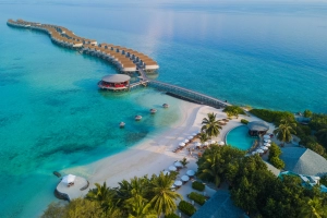 Tận hưởng Maldives biển xanh cát trắng ở Centara Ras Fushi Resort &#038; Spa Maldives