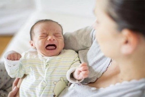 Táo bón ở trẻ sơ sinh 2 tháng