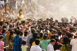 Tất tần tật những điều cần biết về lễ hội té nước Songkran 2015