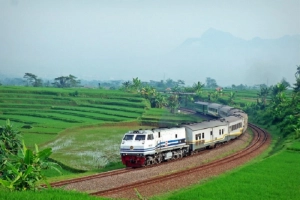 Tàu hỏa xuyên Việt vào top 10 tuyến tàu đẹp nhất châu Á 2018