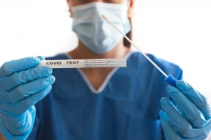 Test nhanh và test PCR khác gì nhau?
