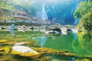 Thác Trắng Minh Long điểm đến hấp dẫn ít người biết ở Quảng Ngãi