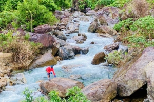 Thích thú trước cảnh sắc hoang sơ ở Khe Răm Đà Nẵng