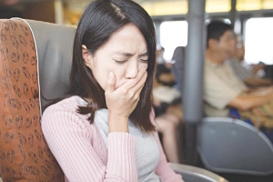 Thiếu máu não hay huyết áp thấp gây say xe không?