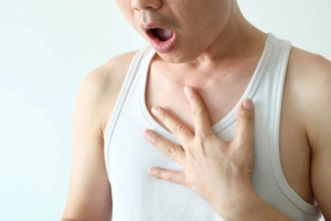 Thở hụt hơi về đêm kèm đờm vướng cổ có sao không?