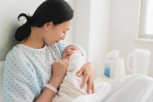 Thực phẩm nên ăn hoặc tránh khi cho con bú