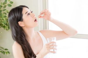 Thuốc nội tiết uống trước hay sau ăn?