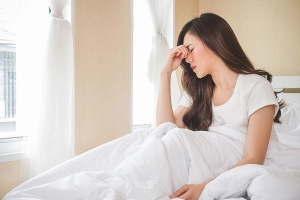 Thường xuyên chóng mặt kèm đau nửa đầu có phải thiếu máu không?