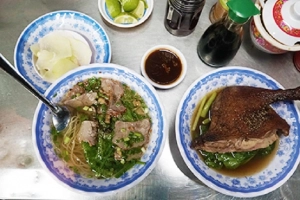 Tiệm mì bán một tô 88.000 đồng vẫn nườm nượp khách