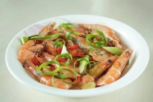 Tôm &#8216;say xỉn&#8217; làm ấm mùa đông