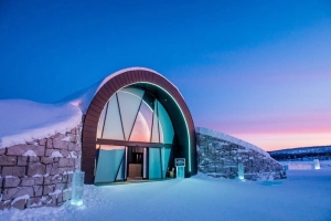 Trải nghiệm &#8216;lạ đời&#8217; tại khách sạn làm từ băng giá IceHotel ở Thuỵ Điển