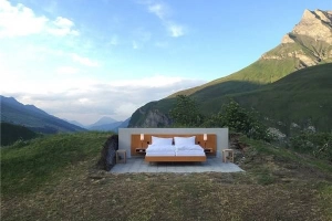 Trải nghiệm &#8220;khách sạn ngàn sao&#8221; nghĩa đen lẫn bóng trên núi Alps