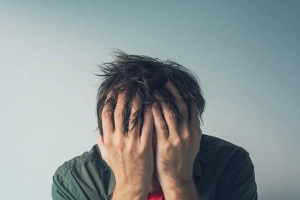 Trầm cảm kéo dài và buồn bã: Khi nào đến gặp bác sĩ?