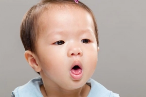 Trẻ 4 tháng tuổi ho sau khỏi Covid nên uống thuốc gì?