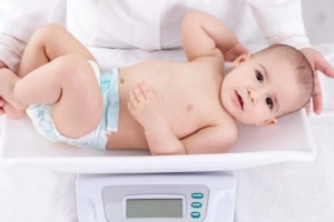 Trẻ 7-8 tháng không tăng cân, phải làm thế nào?