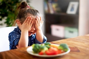Trẻ biếng ăn do các bệnh lý răng miệng