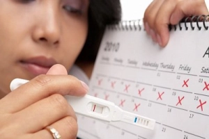 Trễ kinh 2 tháng, thử que 1 vạch, có sao không?
