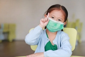 Trẻ nhiễm Covid nên chăm sóc tại nhà thế nào?