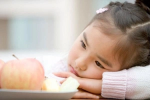 Trẻ thiếu sắt có biểu hiện gì?